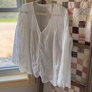 Solitaire Flowy Embroidered Top